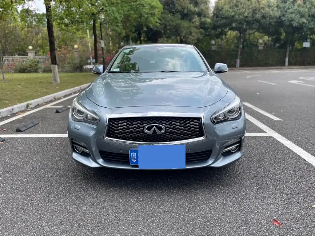 INFINITI Q50L