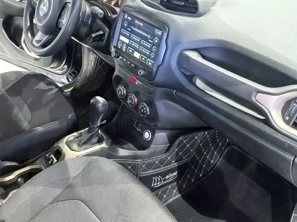 Jeep Renegade — миниатюра 7