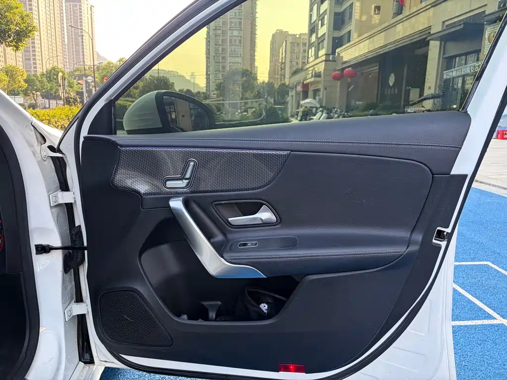 Mercedes-Benz A-Class — миниатюра 13