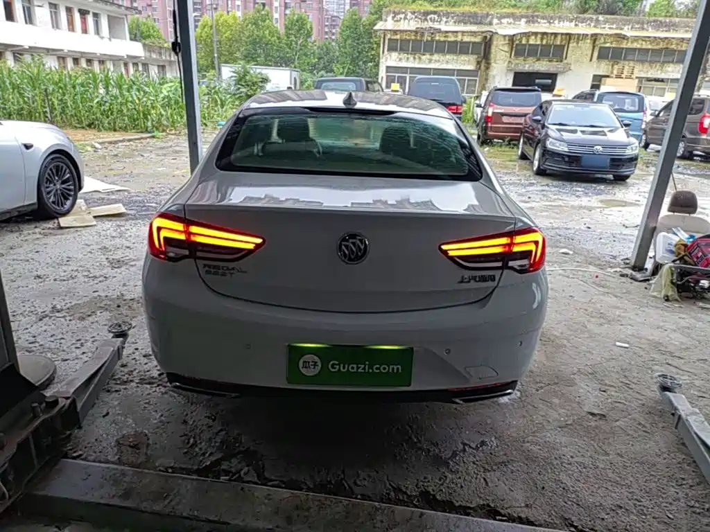 Buick Regal — миниатюра 6