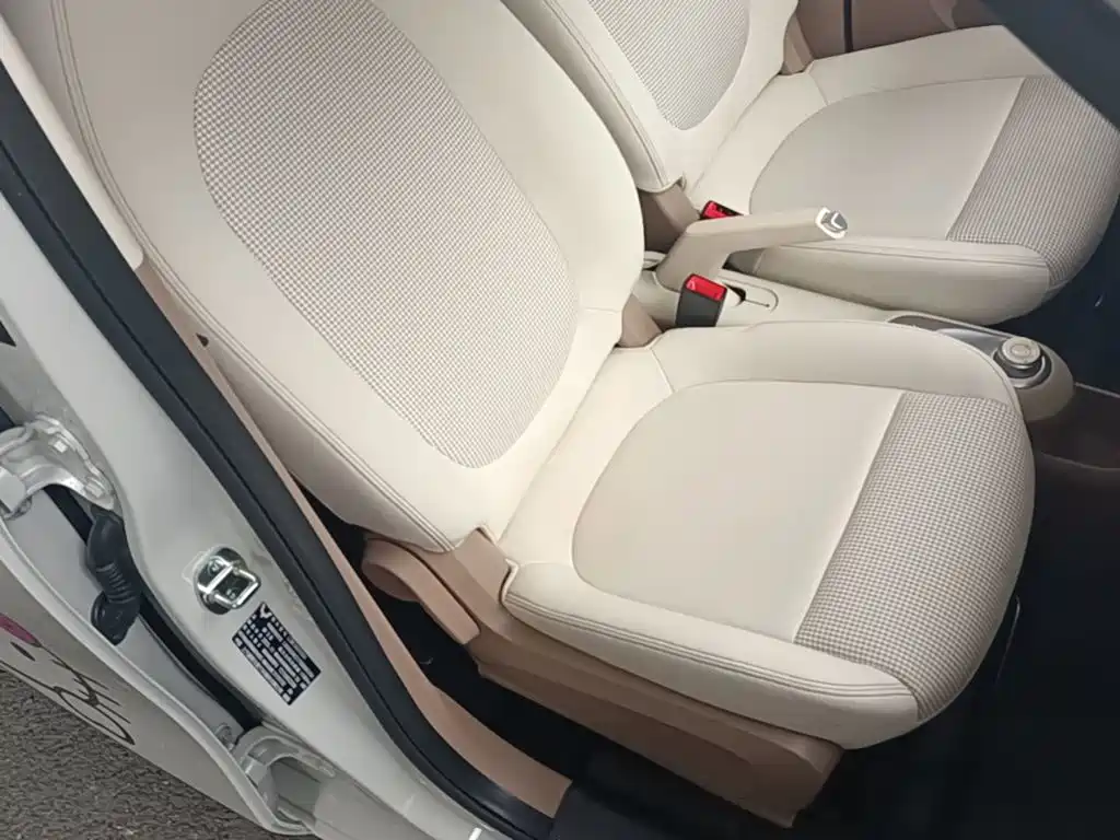 Wuling MINIEV — миниатюра 25