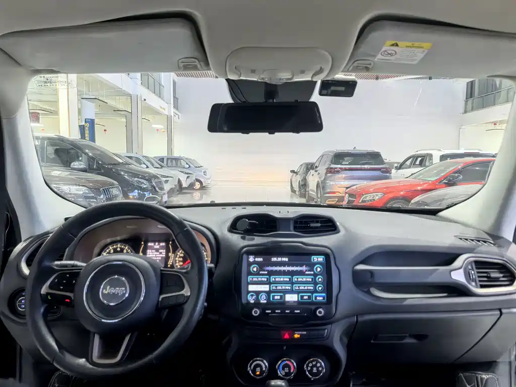 Jeep Renegade — миниатюра 10