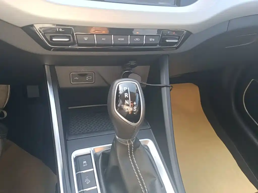Geely Vision X3 — миниатюра 14