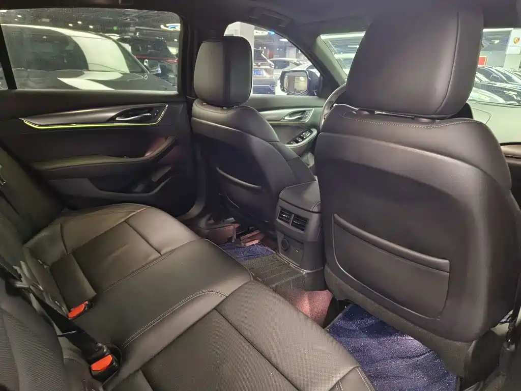 Cadillac CT5 — миниатюра 13