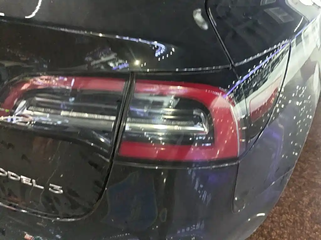 Tesla Model 3 — миниатюра 8