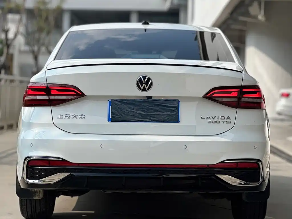 Volkswagen Lavida — миниатюра 5