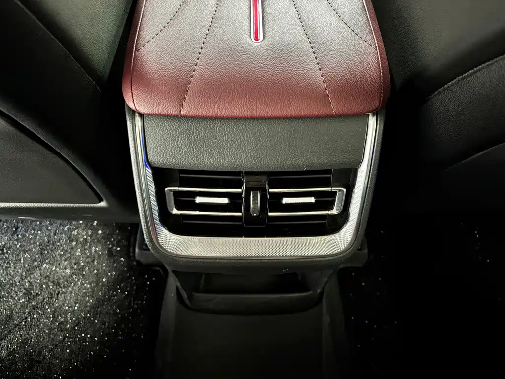 Hongqi Hongqi H5 — миниатюра 9