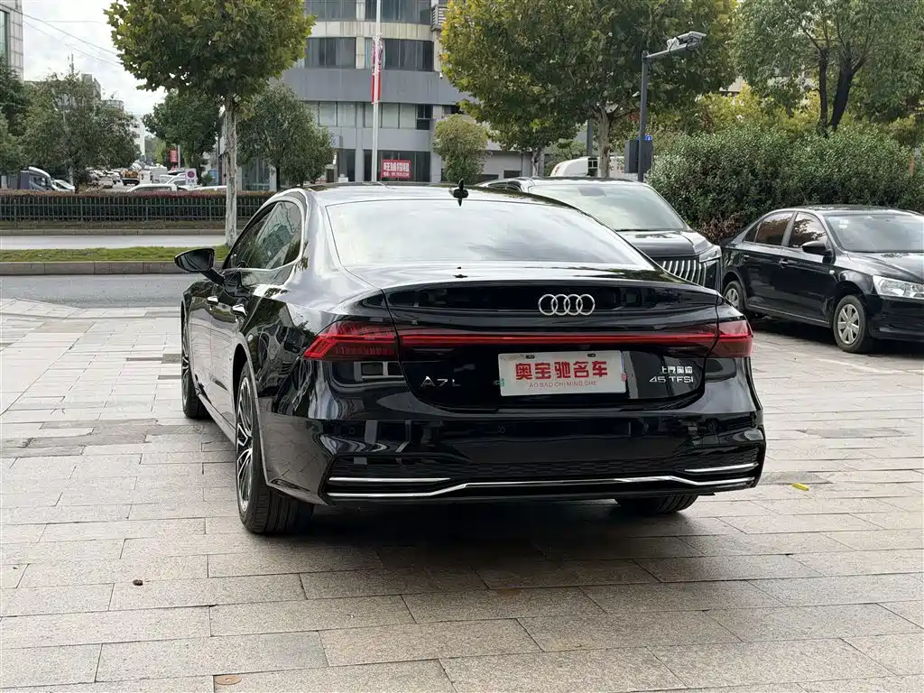 Audi A7L 2024 — фото 9