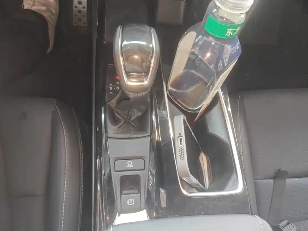 Toyota Camry — миниатюра 14