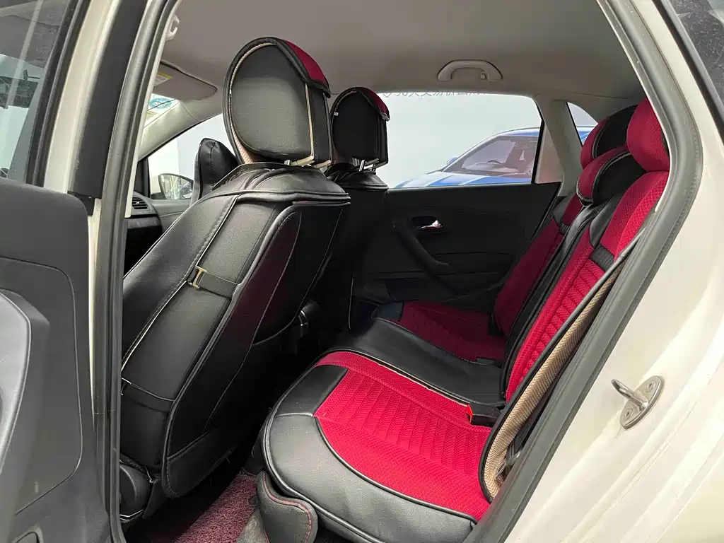 Volkswagen Polo — миниатюра 13