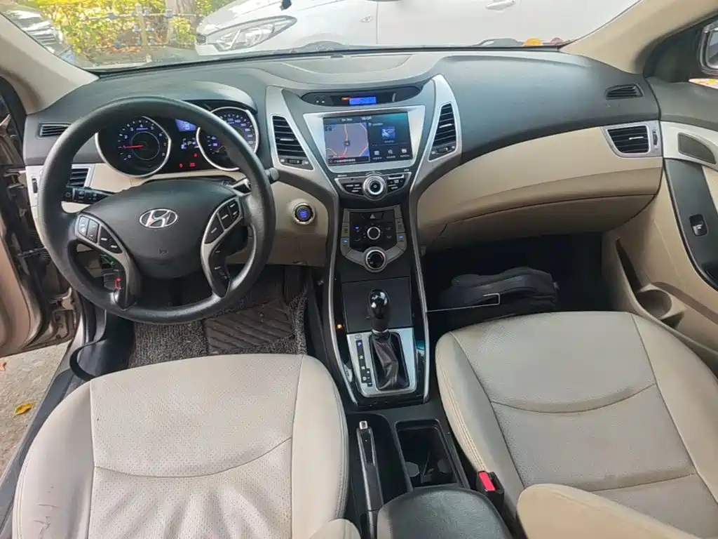 Hyundai Elantra Langdong — миниатюра 10