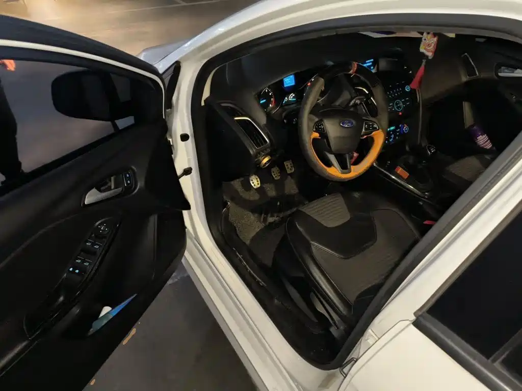 Ford Focus — миниатюра 14