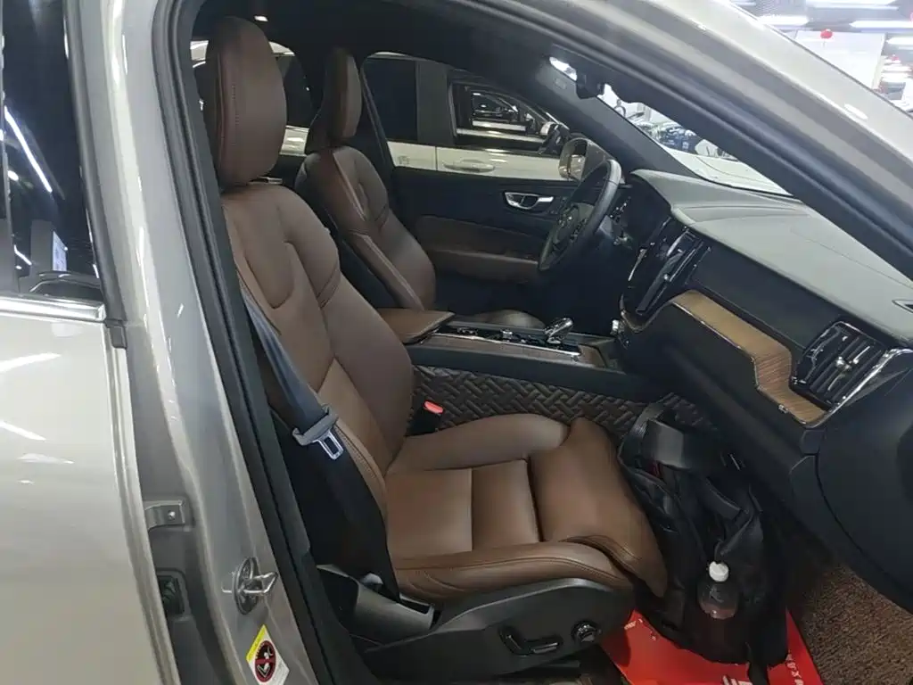 Volvo XC60 — миниатюра 25