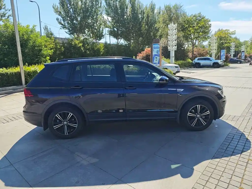 Volkswagen Tiguan L — миниатюра 26