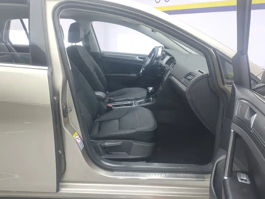 Volkswagen Golf — миниатюра 8