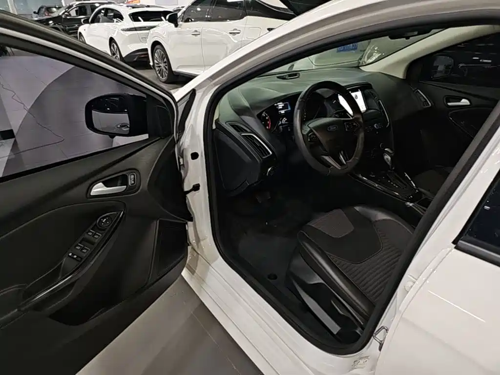 Ford Focus — миниатюра 16