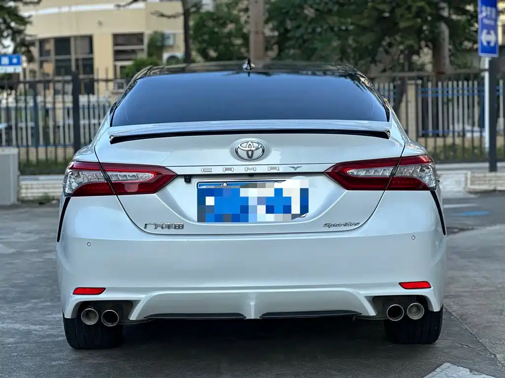 Toyota Camry — миниатюра 6