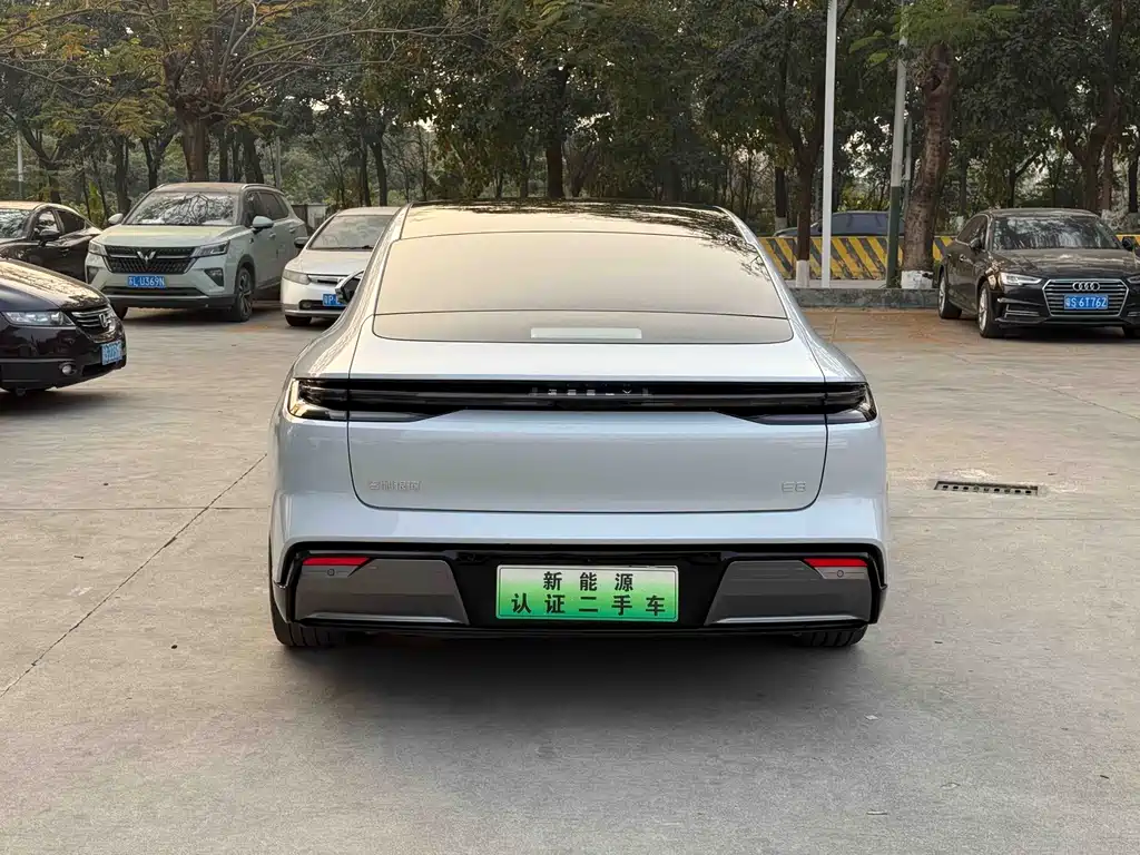 GEELY GALAXY GALAXY E8