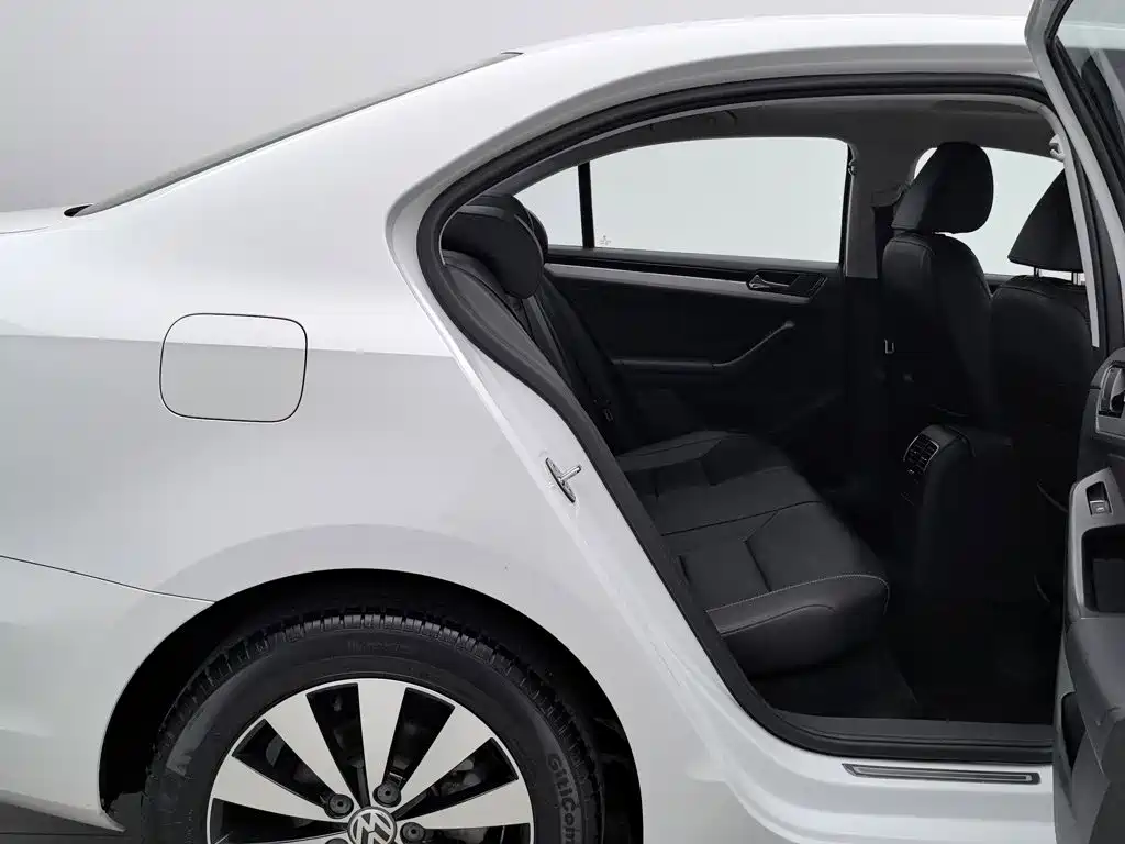 Volkswagen Sagitar — миниатюра 15