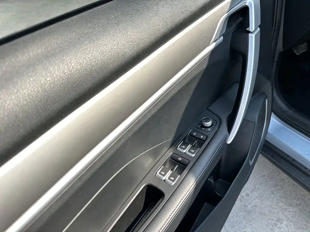 Geely Binyue — миниатюра 16