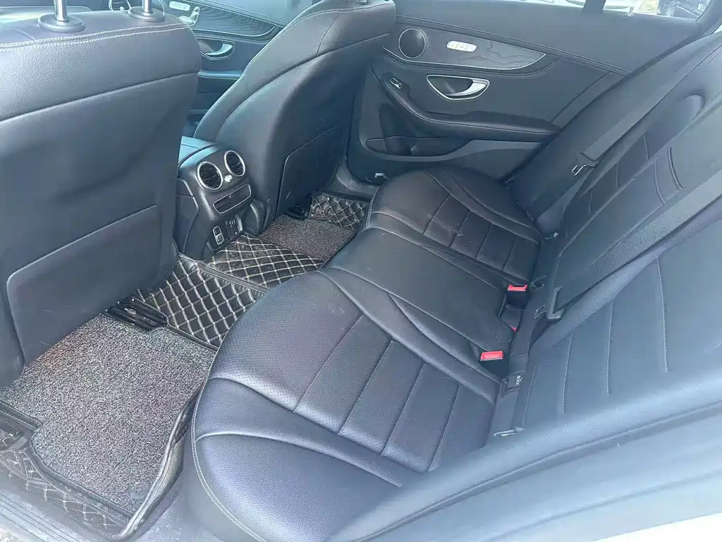 Mercedes-Benz C-Class — миниатюра 8