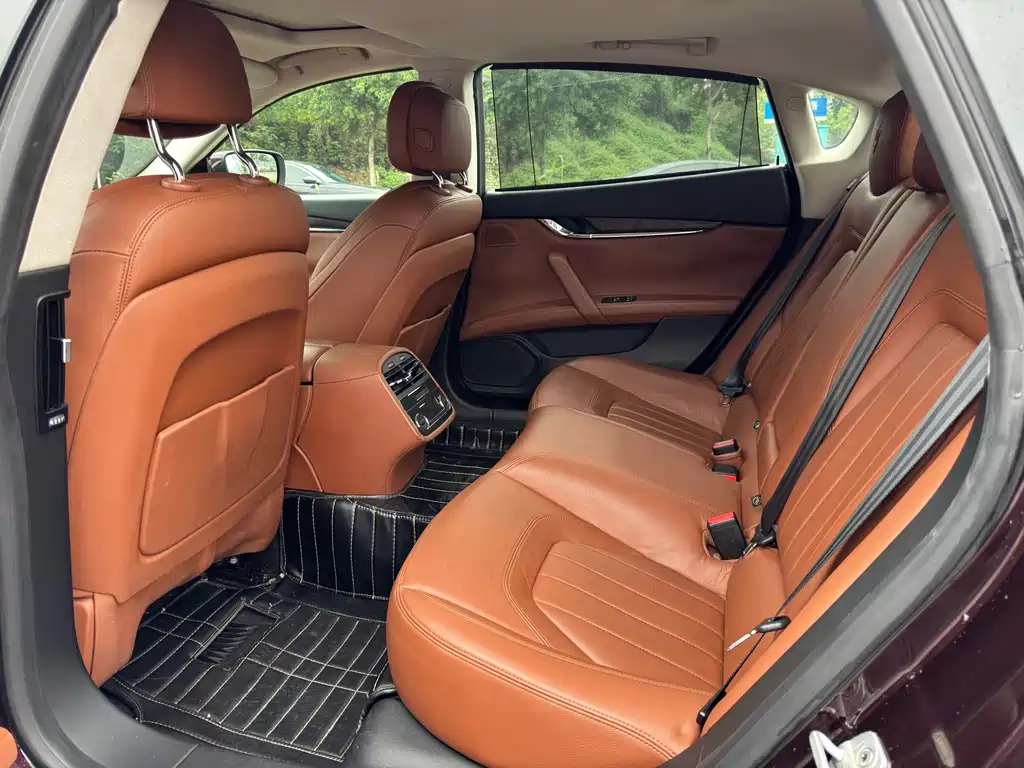 Maserati Quattroporte — миниатюра 10