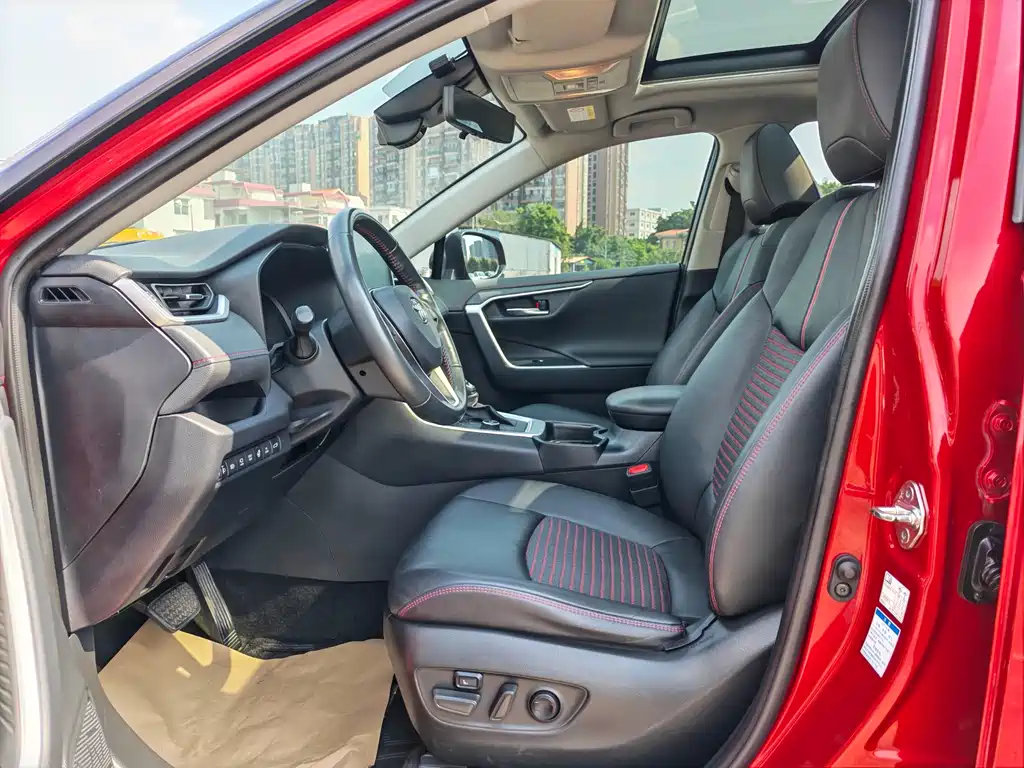 Toyota RAV4 Prime — миниатюра 8