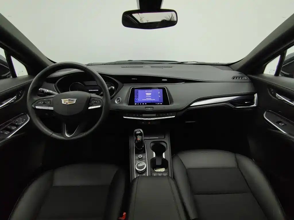 Cadillac XT4 — миниатюра 5