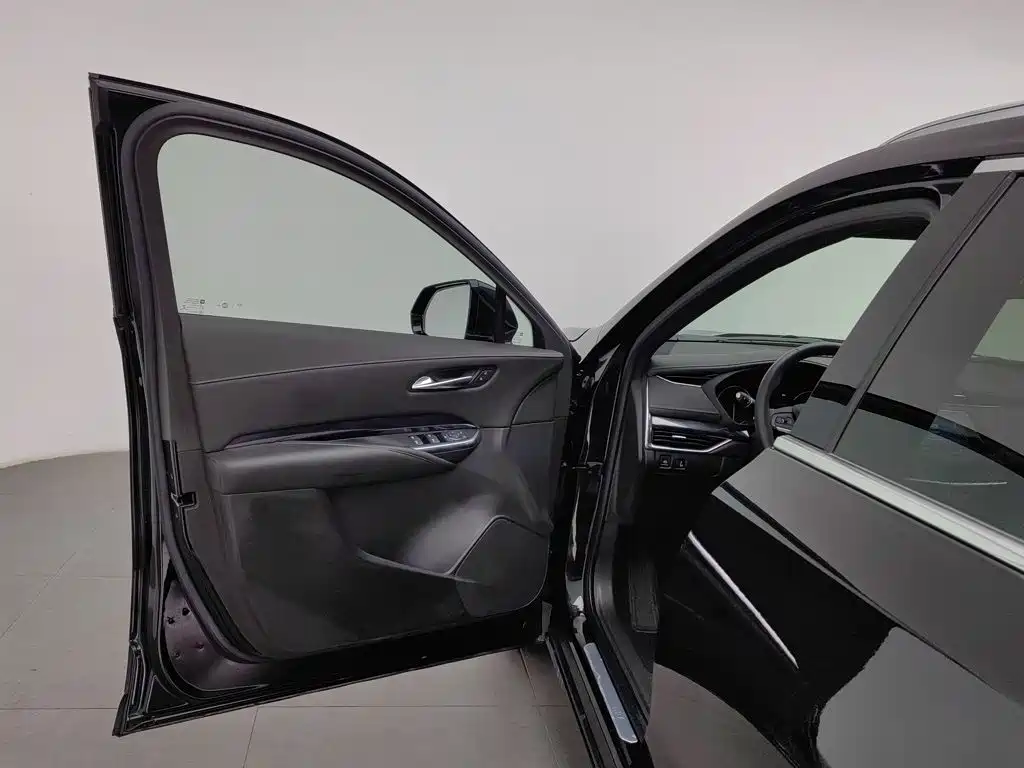 Cadillac XT4 — миниатюра 8
