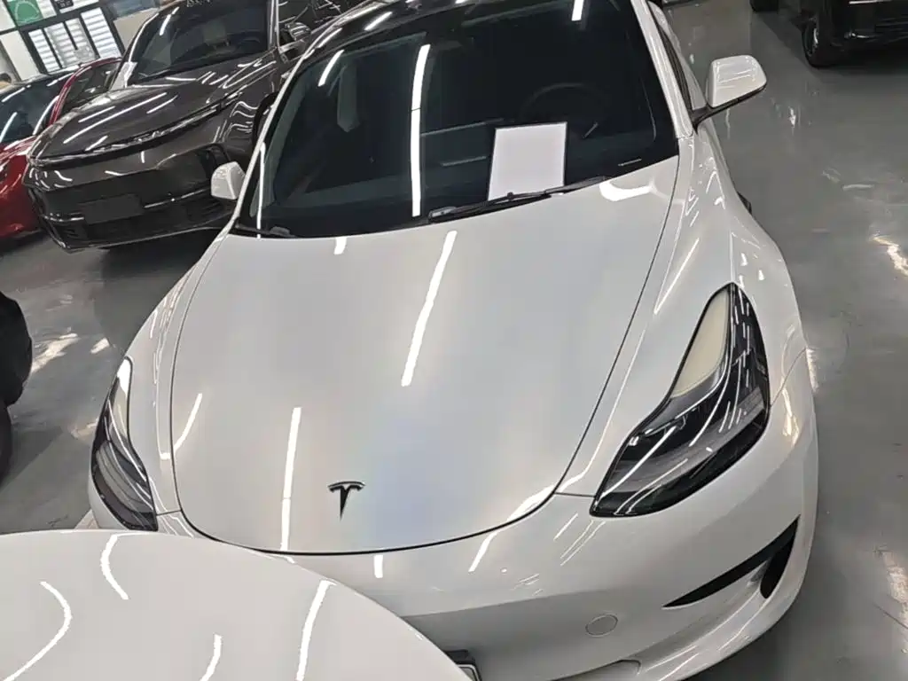 Tesla Model 3 — миниатюра 3
