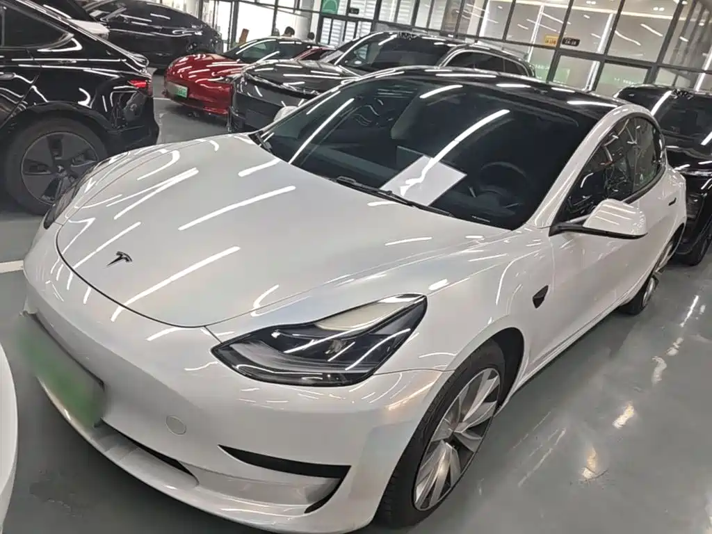 Tesla Model 3 — миниатюра 2