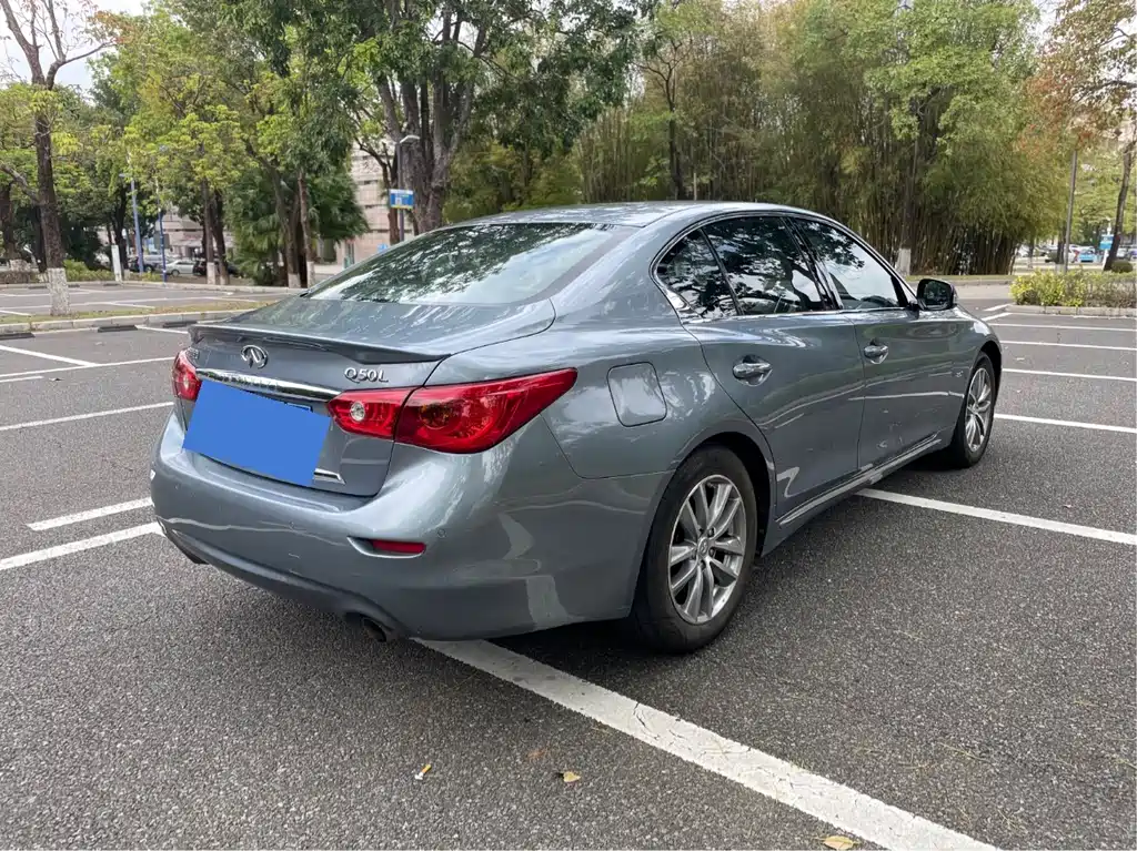 INFINITI Q50L