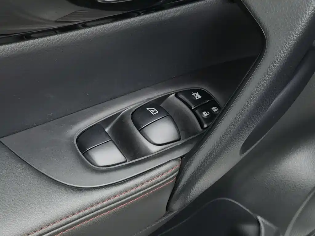 Nissan Qashqai — миниатюра 9