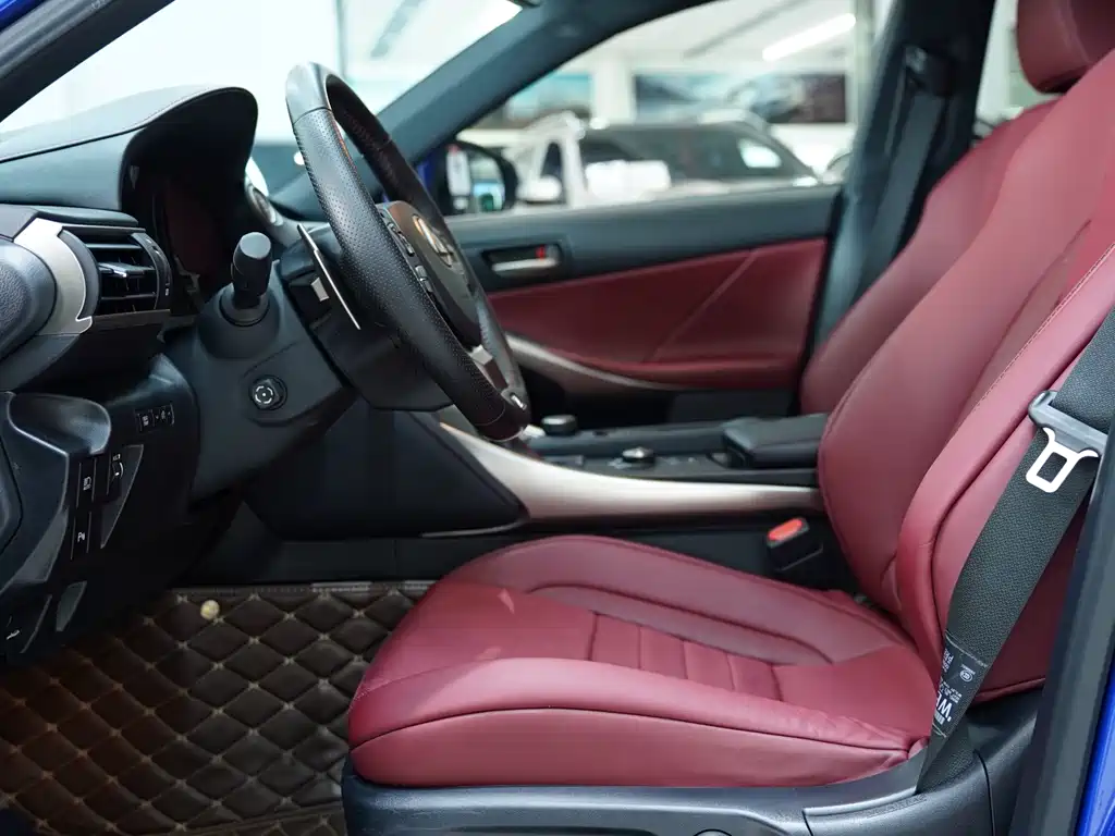 Lexus IS 2017 300 F SPORT