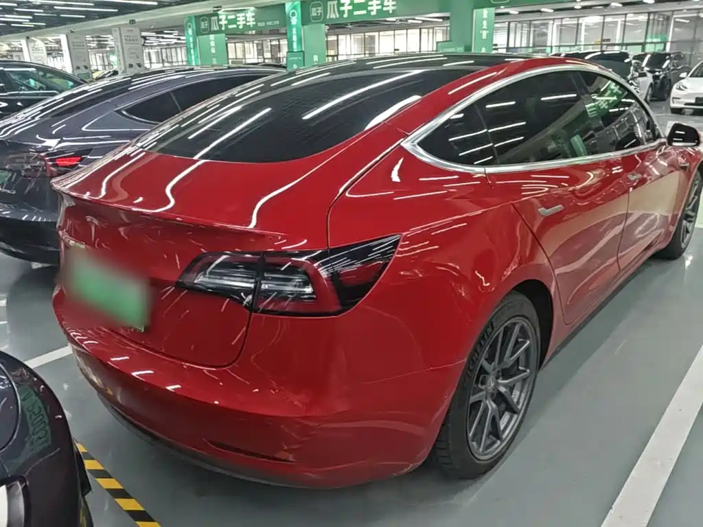 Tesla Model 3 — миниатюра 7