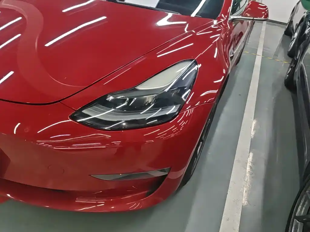 Tesla Model 3 — миниатюра 24
