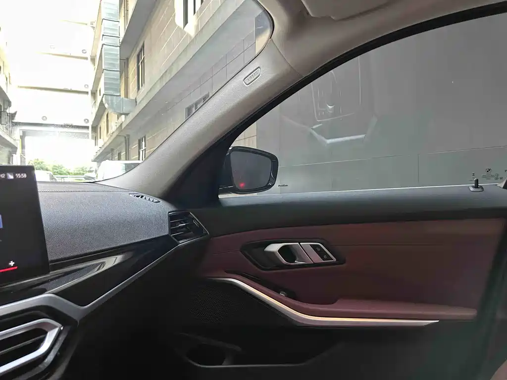 BMW 3 Series — миниатюра 18
