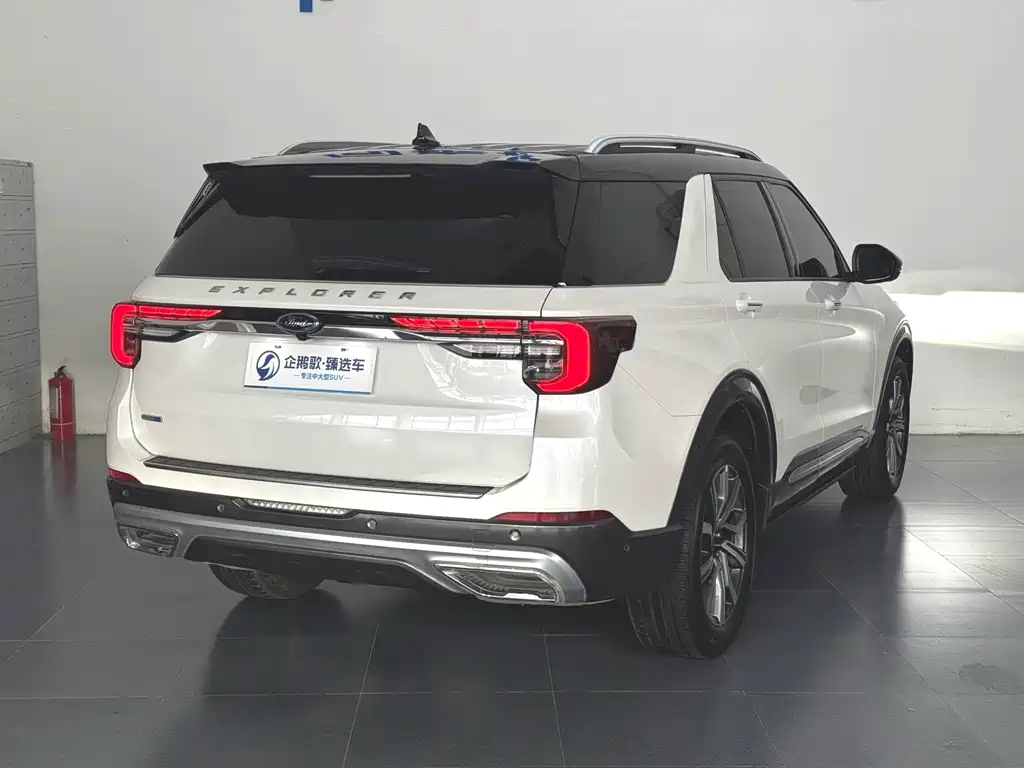 Ford Explorer 2023 — фото 6
