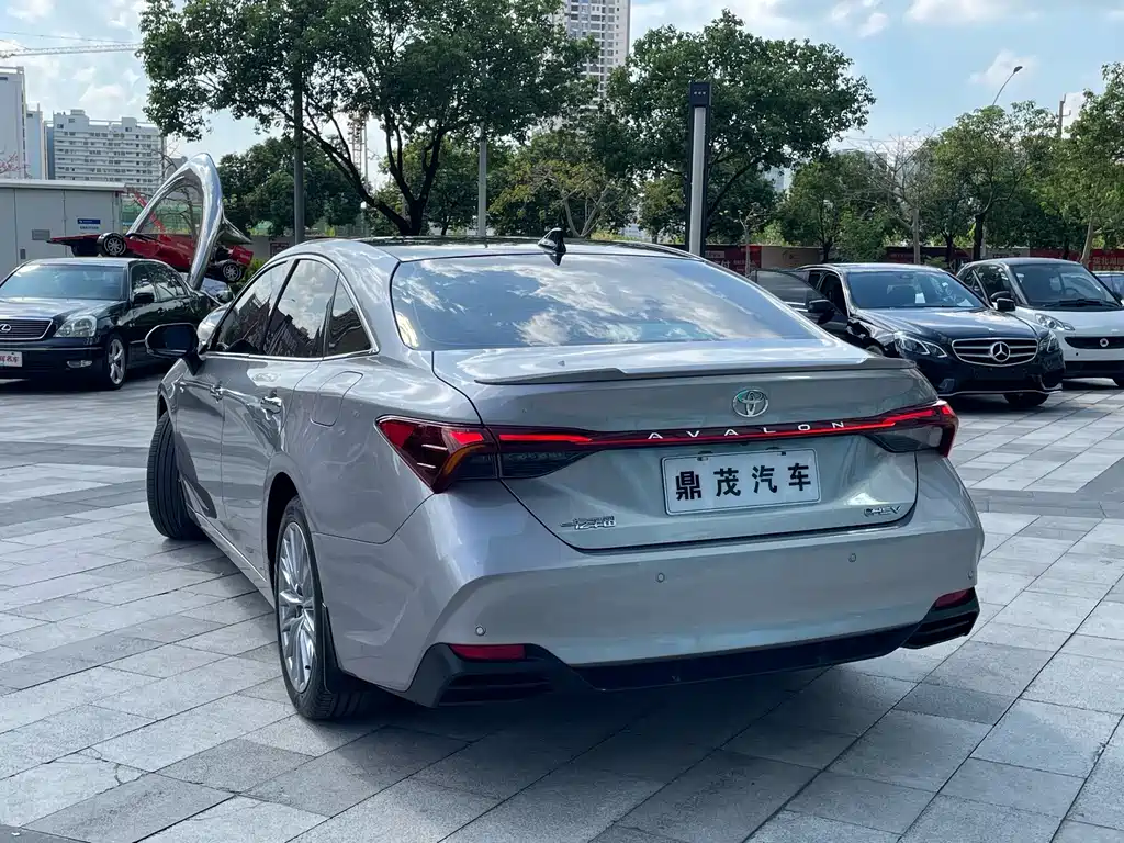 Toyota Avalon — миниатюра 6