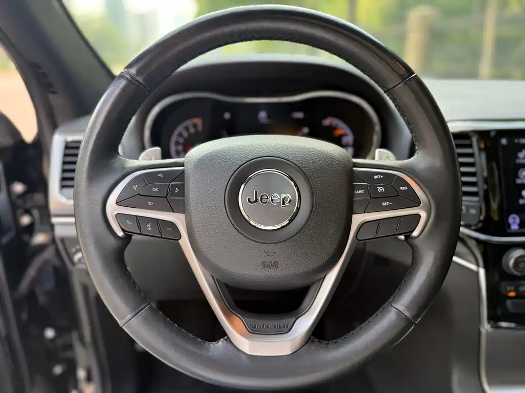 Jeep Grand Cherokee (Import) 3.0L Elite Navigation Edition, фото 12