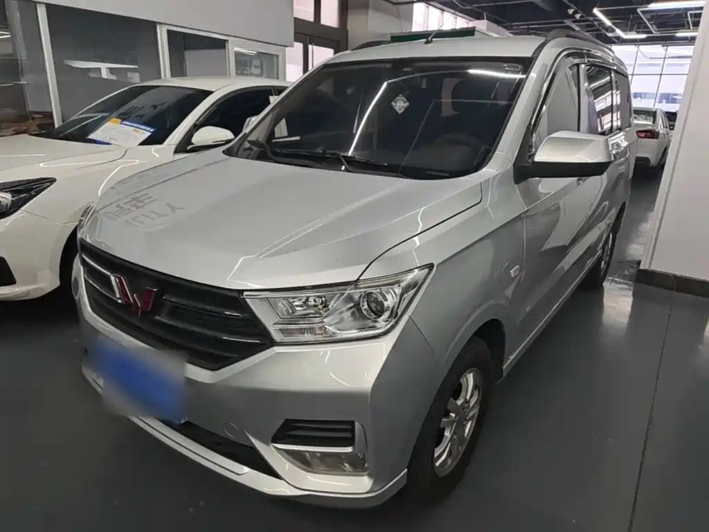 Wuling Hongguang — миниатюра 2