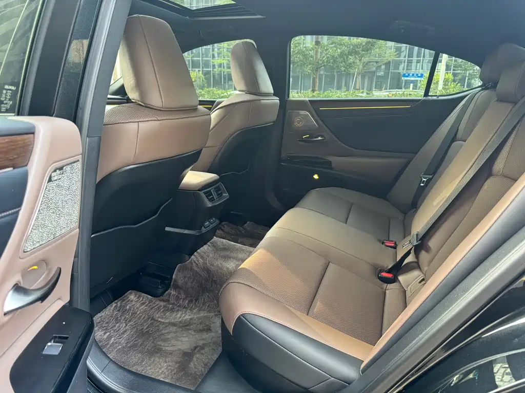 Lexus ES — миниатюра 6