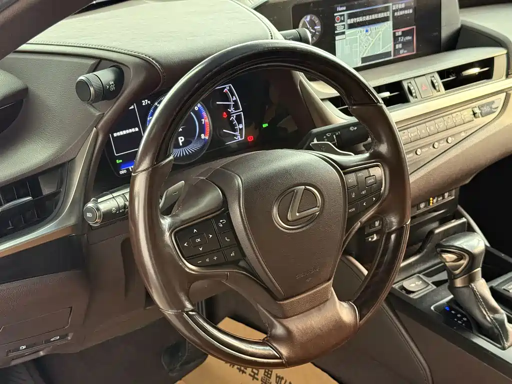 Lexus ES — миниатюра 8