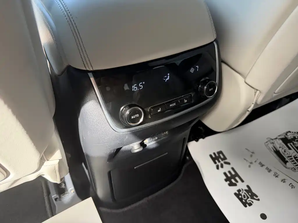 Li Auto Li ONE — миниатюра 11