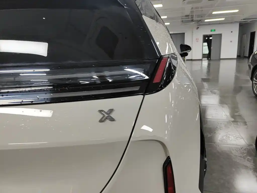 Zeekr X — миниатюра 8