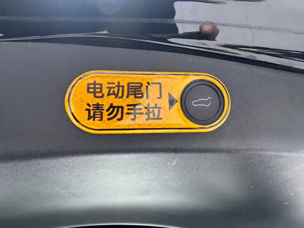 Tesla Model 3 — миниатюра 24