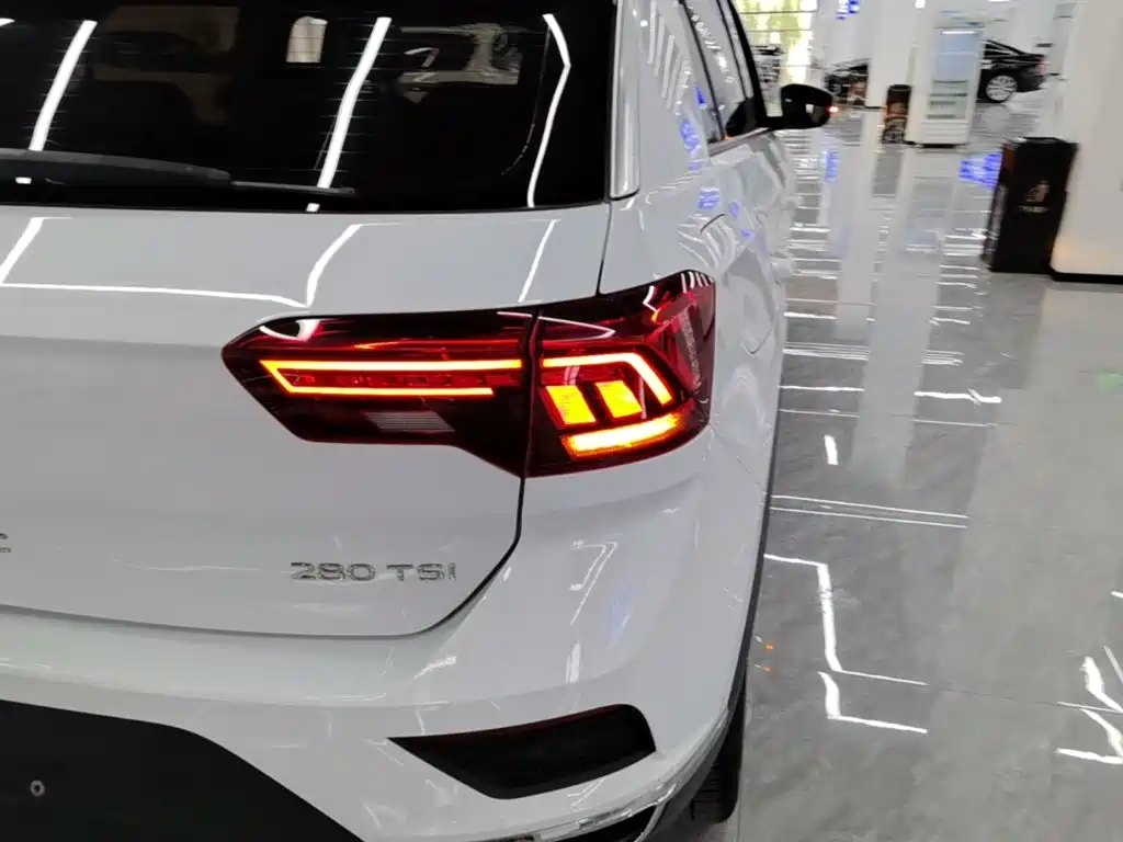 Volkswagen T-Roc — миниатюра 8