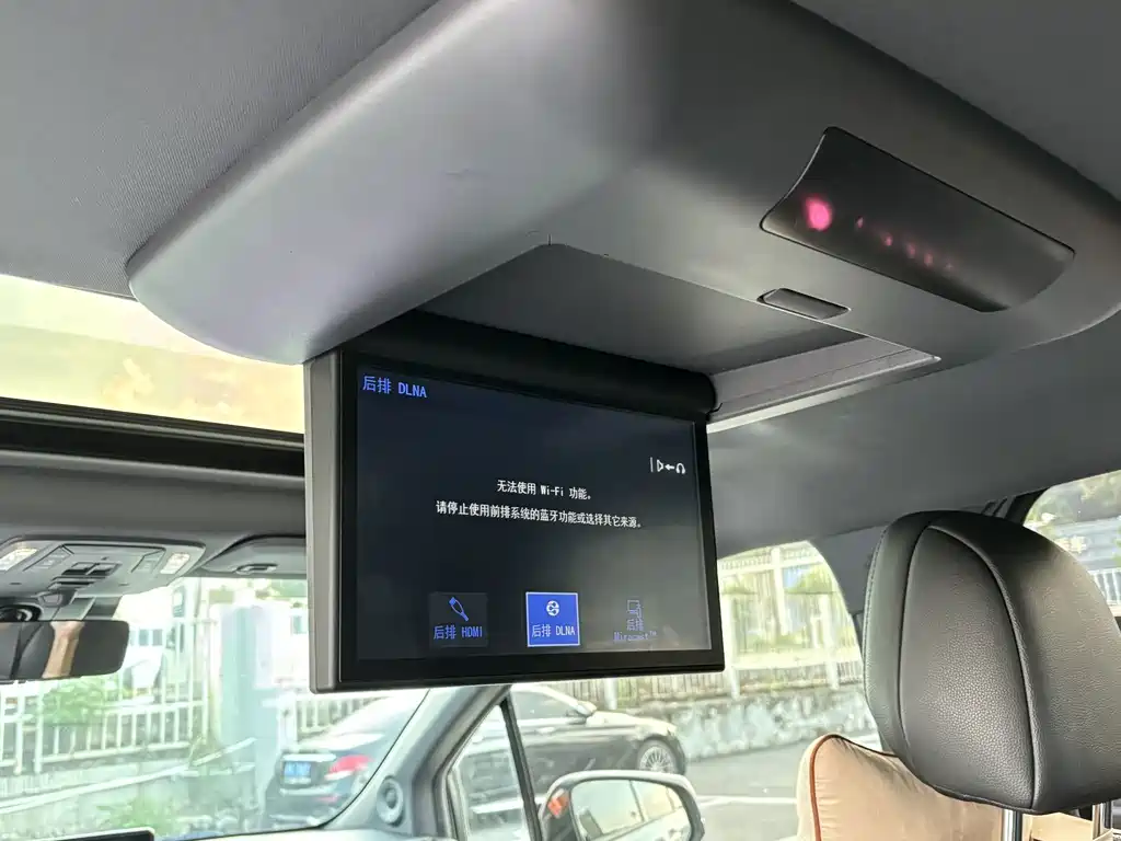 Toyota Sienna — миниатюра 16
