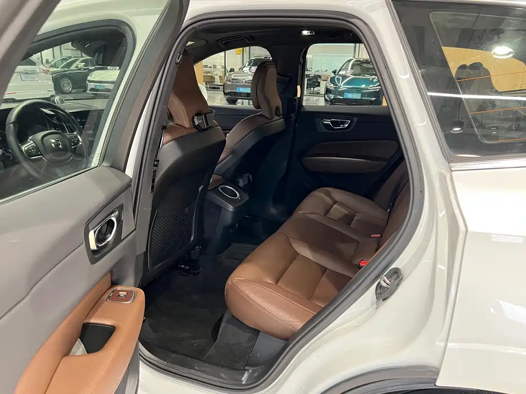 Volvo XC60 — миниатюра 11