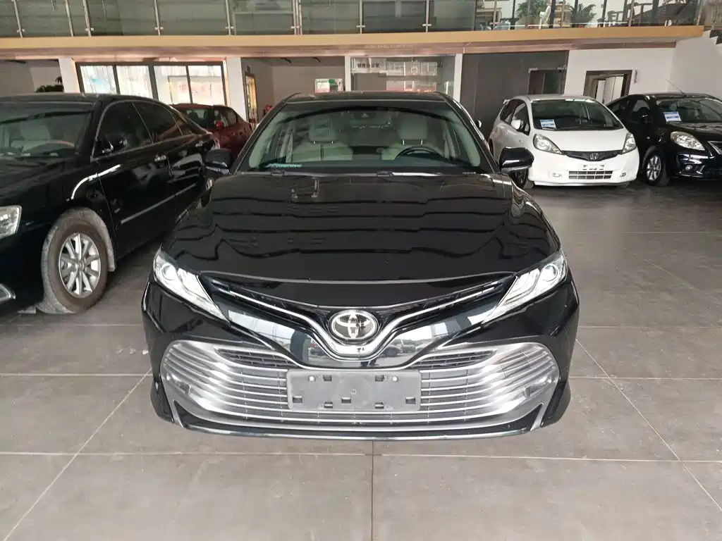Toyota Camry — миниатюра 3
